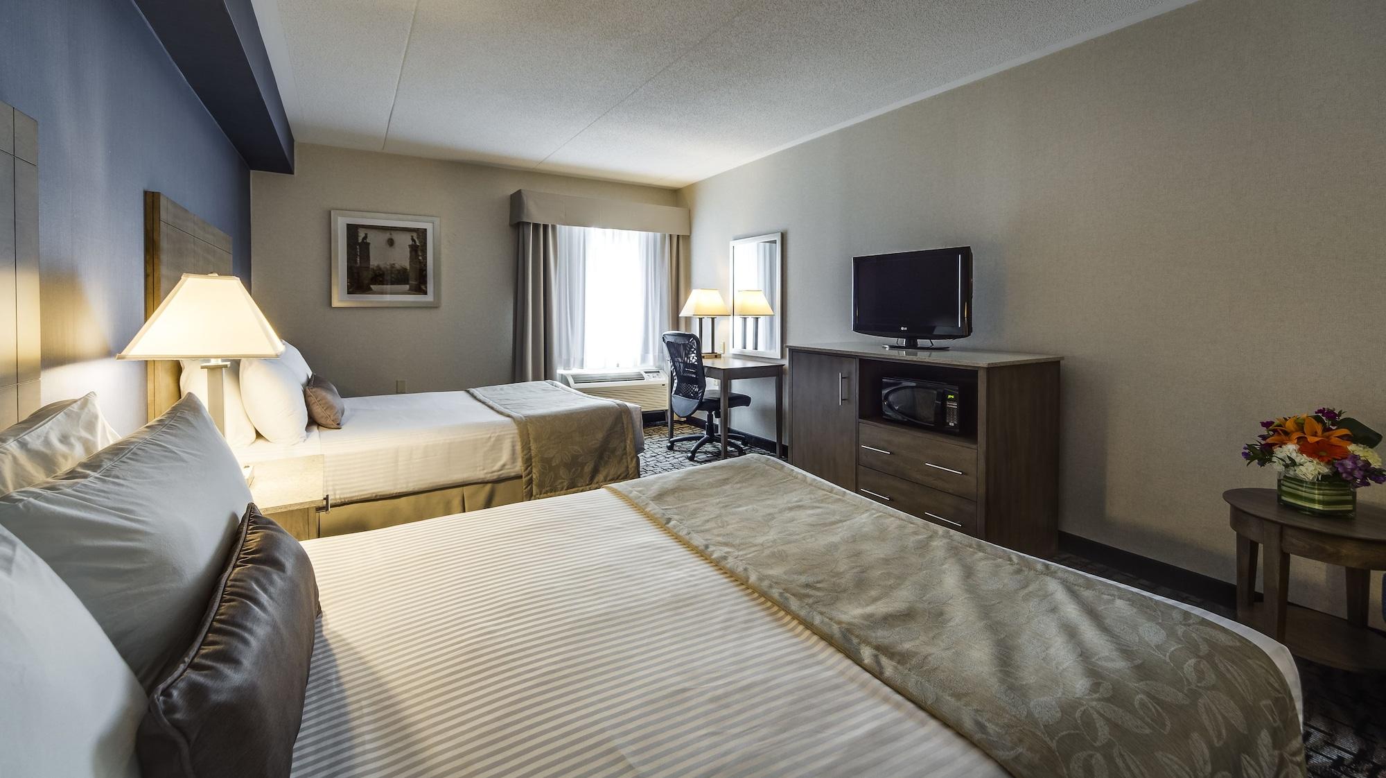 Monte Carlo Inn Oakville Suites Bagian luar foto
