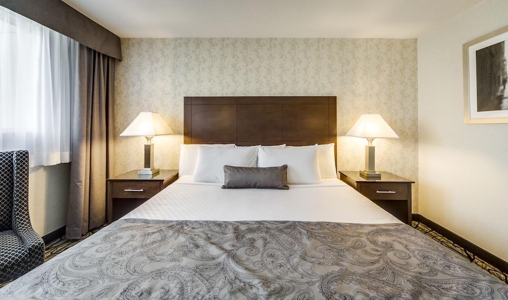 Monte Carlo Inn Oakville Suites Bagian luar foto