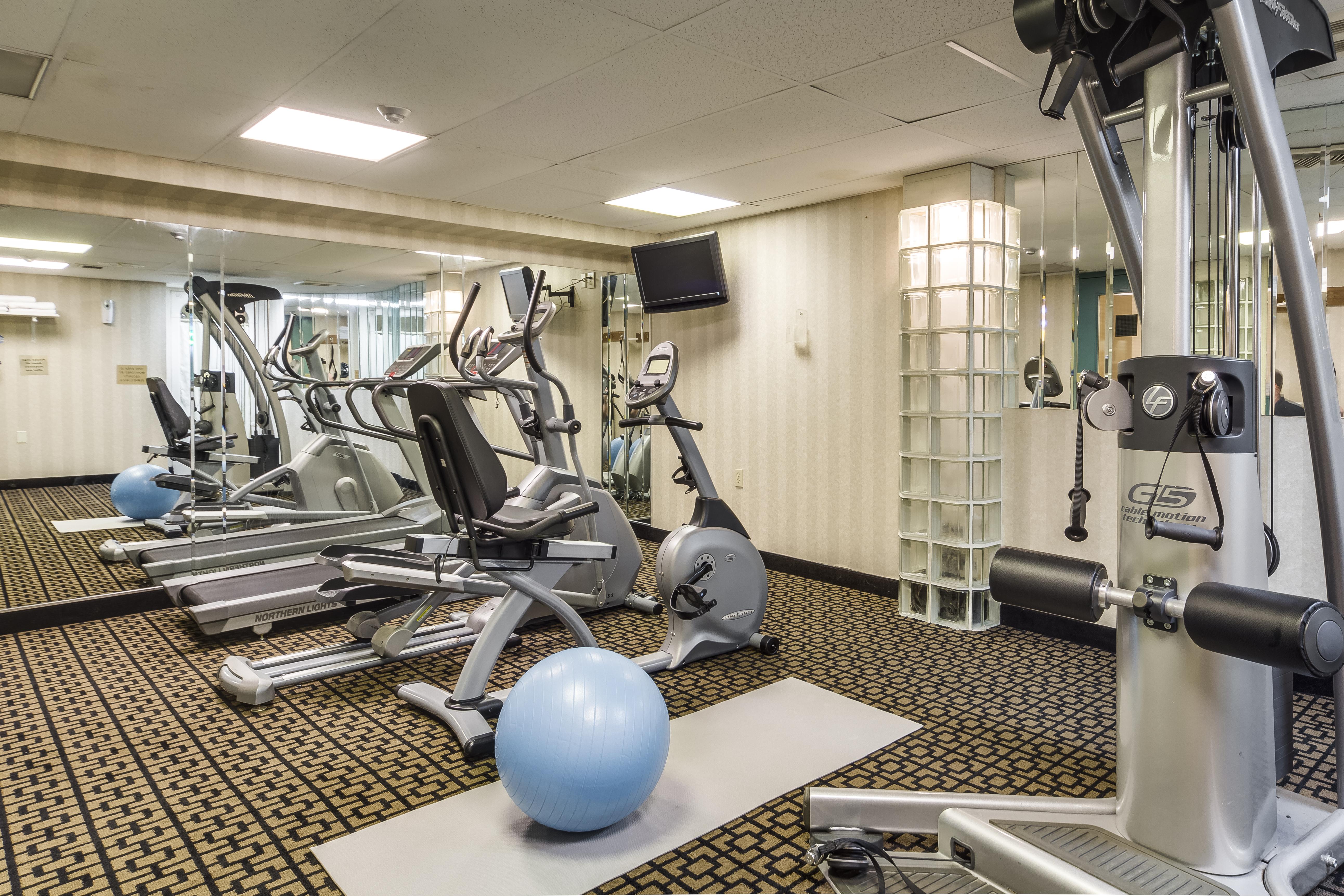 Monte Carlo Inn Oakville Suites Bagian luar foto