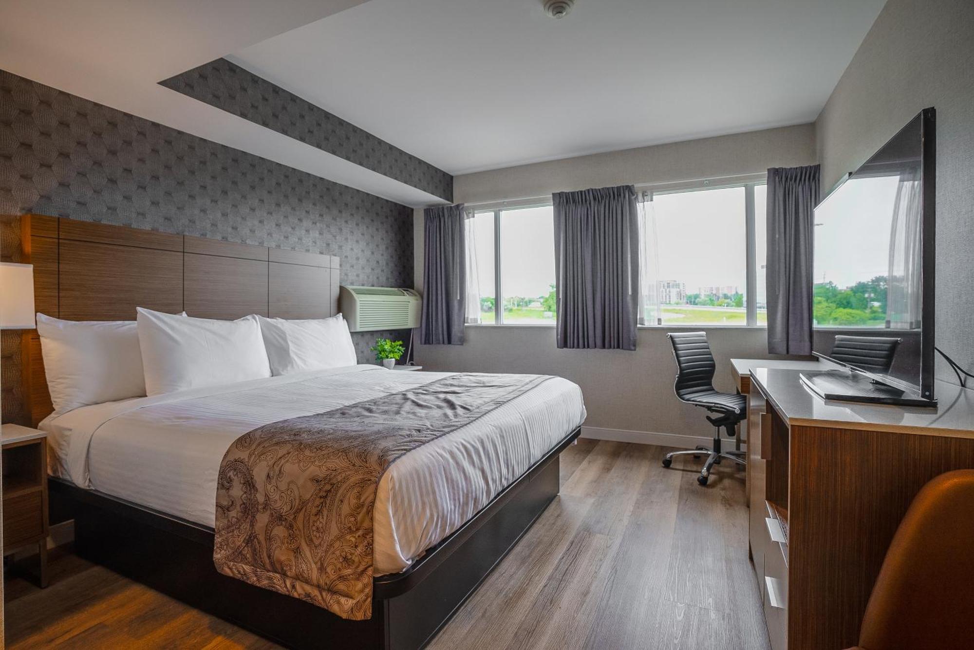 Monte Carlo Inn Oakville Suites Bagian luar foto