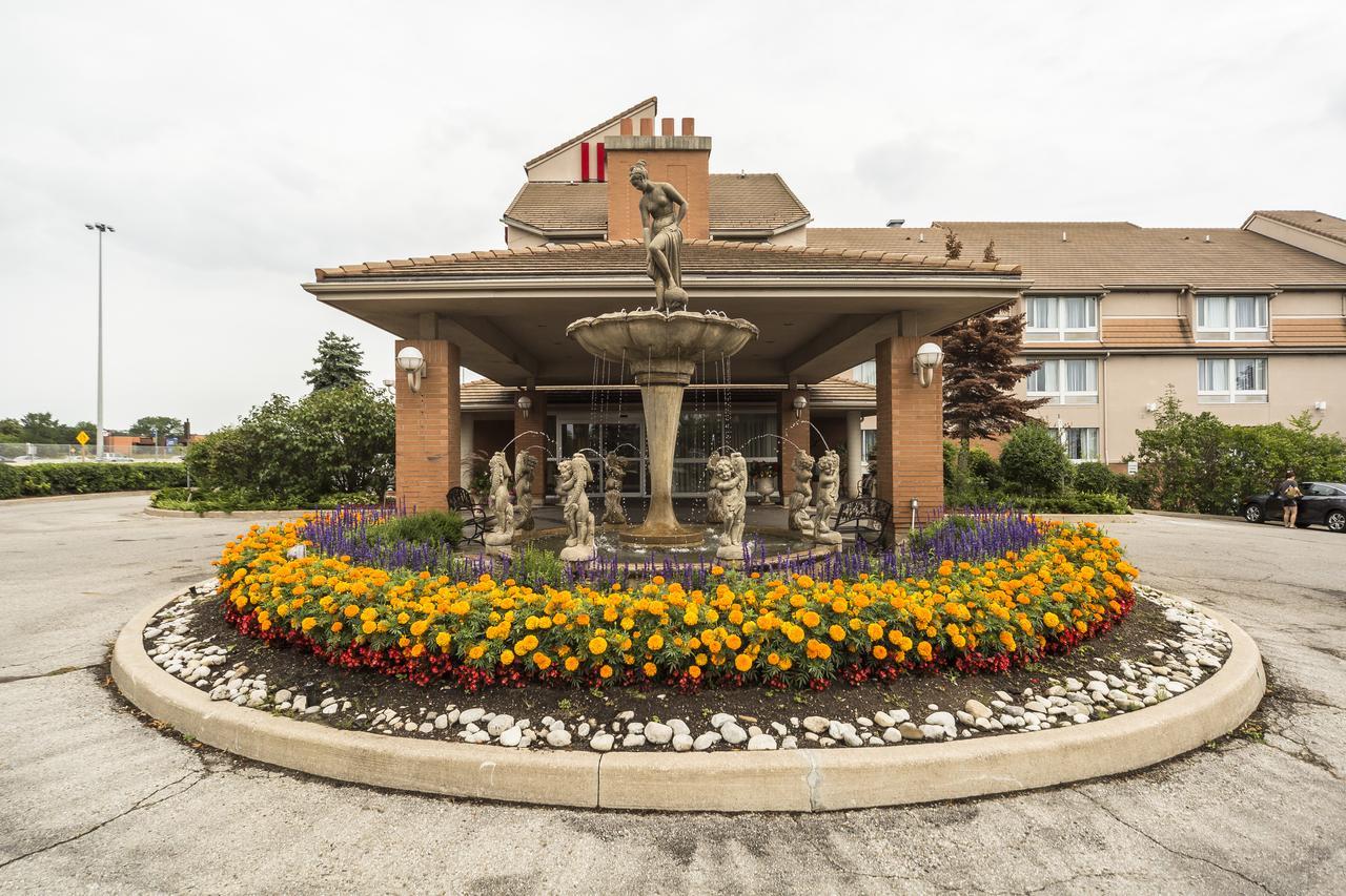Monte Carlo Inn Oakville Suites Bagian luar foto
