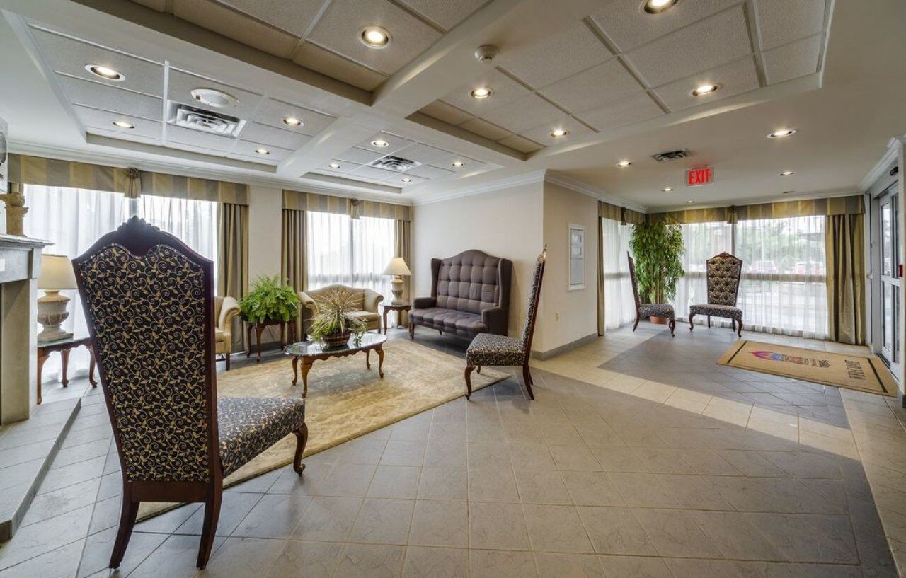 Monte Carlo Inn Oakville Suites Bagian luar foto